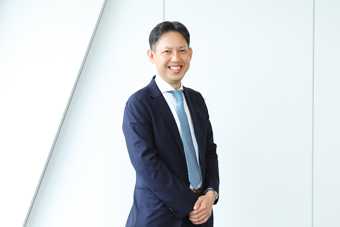 歯科医師のパートナーとして働ける仕事！<br class="is-pc">未経験から所長にキャリアアップ